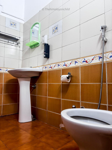 Bathroom 3, THC Ecostays Kausani, Bageshwar