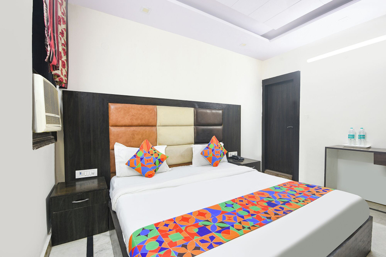 Room 4, Fabhotel Vishesh Continental, Delhi