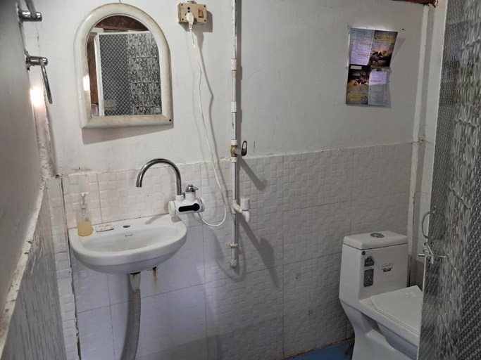 Bathroom 3, Dibru-Saikhowa Eco Camp, Tinsukia