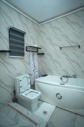 Bathroom 3, Emiez Apartment and Hotel, Ikpoba-Okha