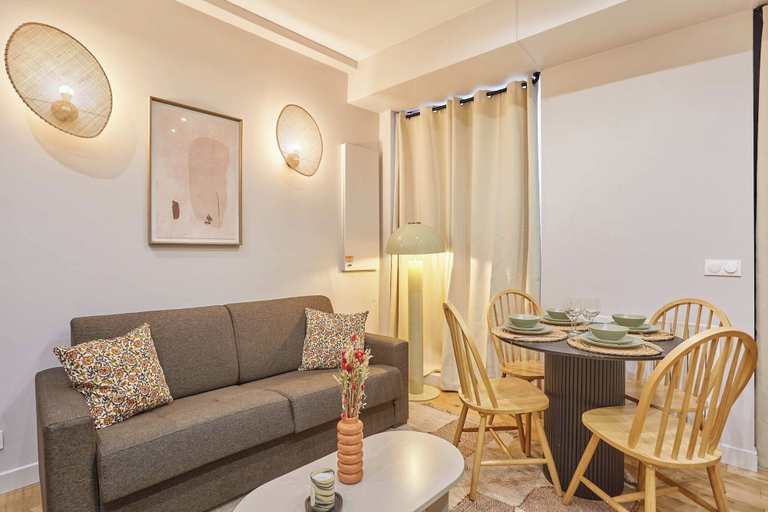 Living room 2, Charming Apartment Center of Paris - Montogueil, Paris
