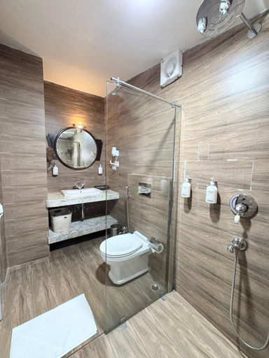 Bathroom 3, Cochrane Place By Teesta Hotels, Darjiling