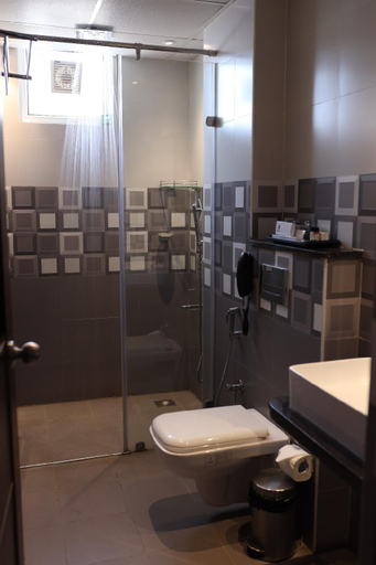 Bathroom, NPG Hotel Bangalore, Bangalore