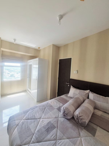 Room 2, Mashley Room at Serpong Garden Apartment, Tangerang