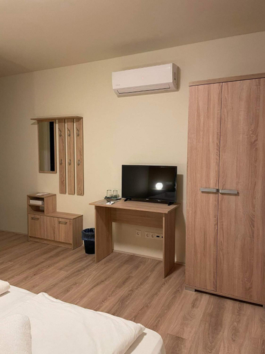 Bedroom 2, Forster Vadaszkastely Panzio, Gyál