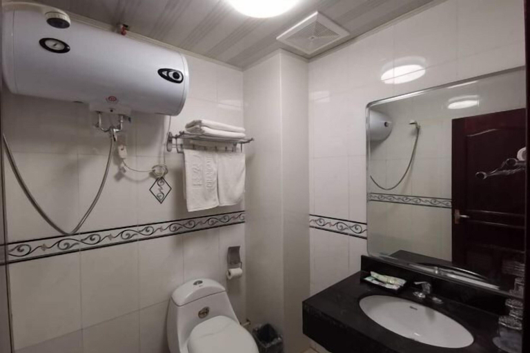 Bathroom, Jinsixia Guobin Grand Hotel (Ludumen), Shangluo