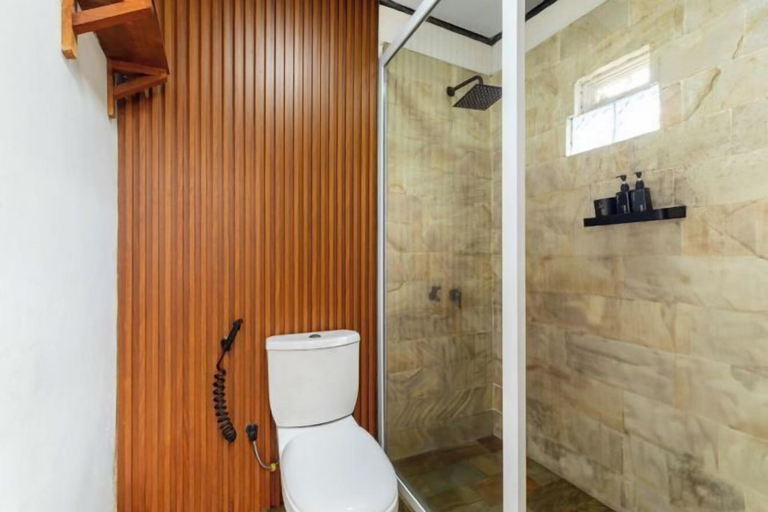 Bathroom 5, Cabin Linggayoni Dieng, Wonosobo