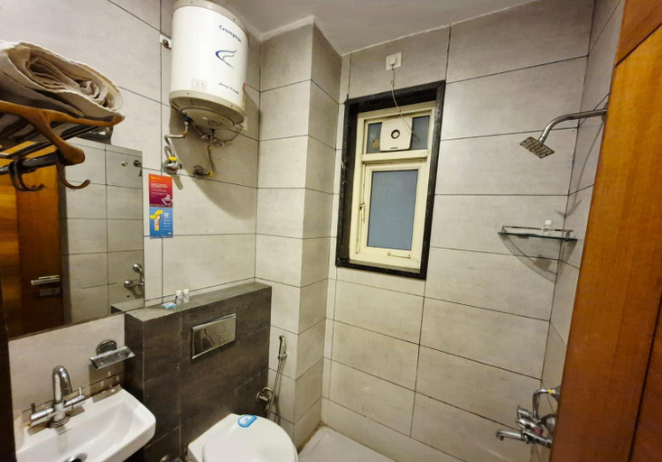 Bathroom 3, Stays - NH 8, Gurgaon