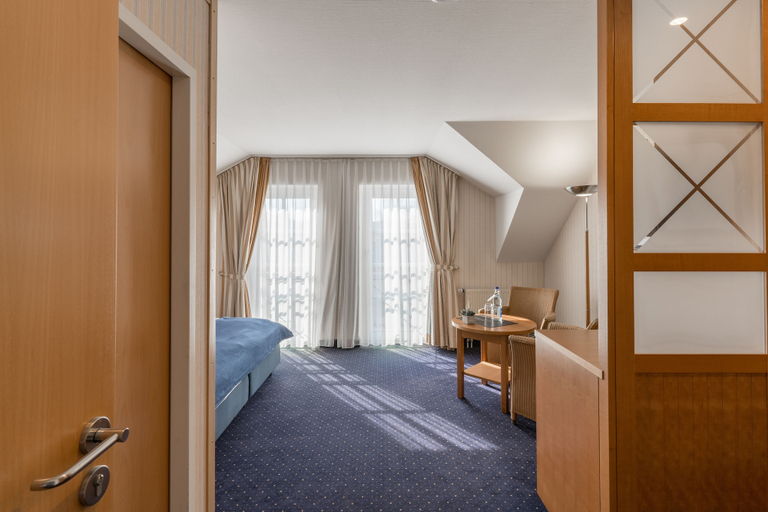 Bedroom 4, Strandhotel Seestern, Vorpommern-Rügen