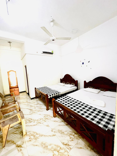 Bedroom 2, Monkey Garden Hotel, Thamankaduwa