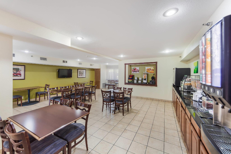 Food & Drinks 4, Quality Inn Lincoln Cornhusker, Lancaster