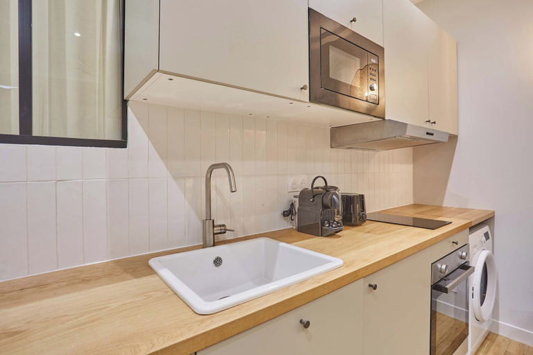 Private kitchen 3, Charming Apartment Center of Paris - Montogueil, Paris