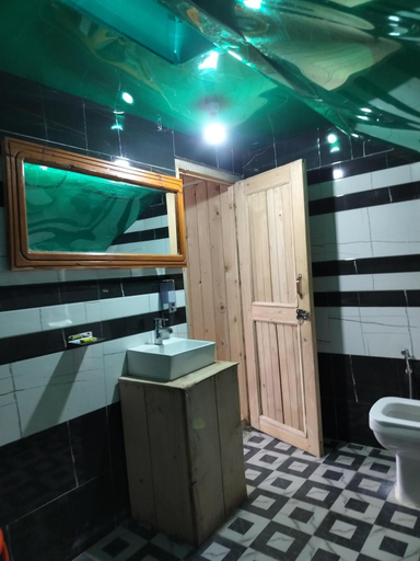 Bathroom 3, Shiva Valley Riverside, Kullu