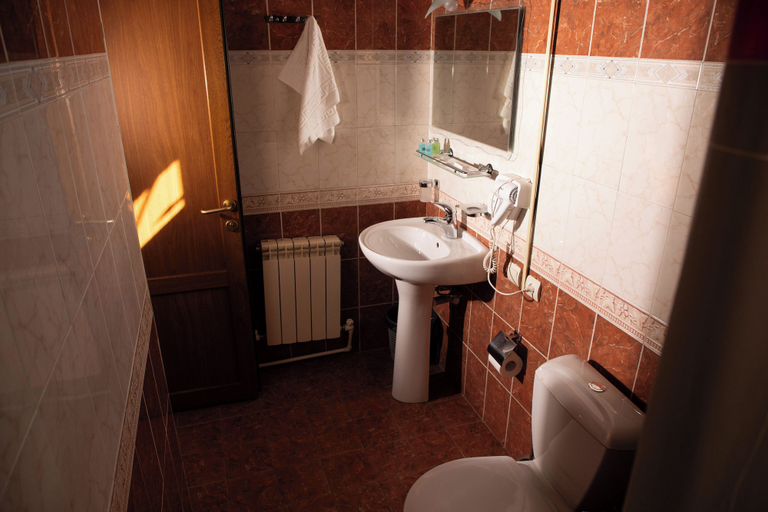 Bathroom 4, Casanova Inn