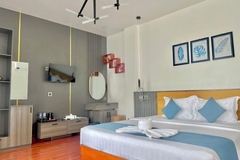 Bedroom 4, Kep Sea View Hotel & Sky Bar, Kaeb