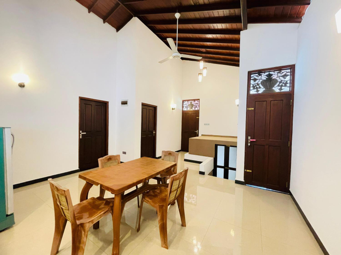 Others 5, Emerald Villa, Matara Four Gravets