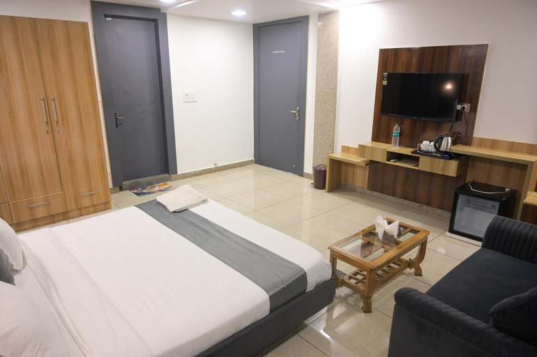 Bedroom 3, Raj Residency Hotel, Gurgaon