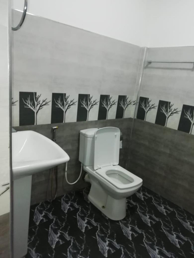 Bathroom 5, Hotel Pulathisi Arana, Thamankaduwa