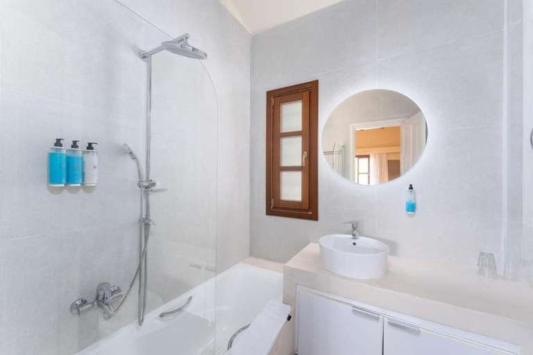 Bathroom 5, Kaminos Wellness Resort, Central Greece