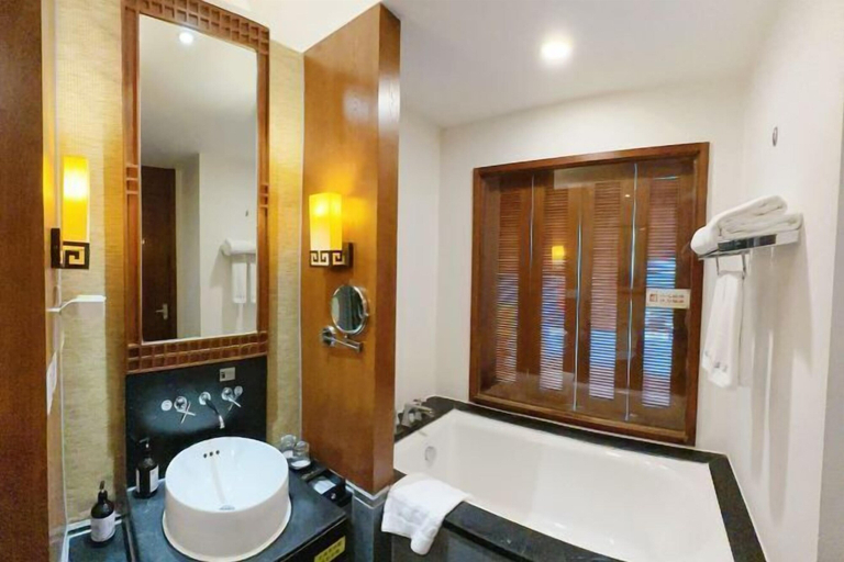 Bathroom 4, Guantang Hot Spring (International) Resort, Linyi