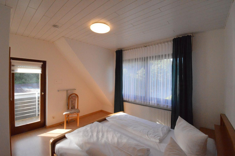 Bedroom 2, Ferienwohnungen Pfeil, Waldeck-Frankenberg