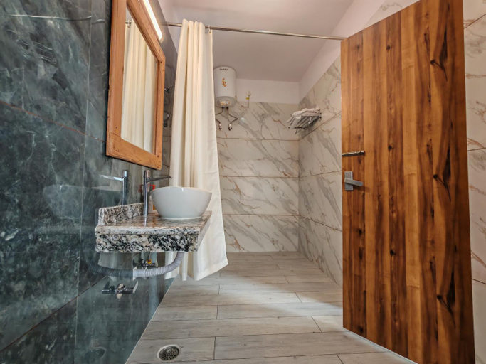 Bathroom 4, Om Homestay Tapovan Rishikesh, Tehri Garhwal