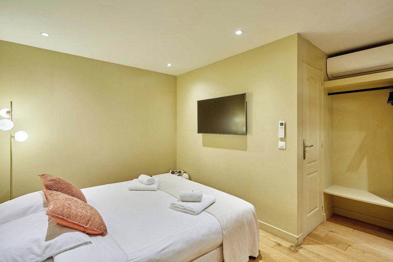 Room 3, Superb AC Studio Center of Paris, Paris
