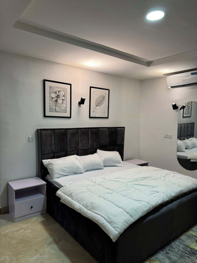 Room 3, Oxygen Hotel, Obio/Akp