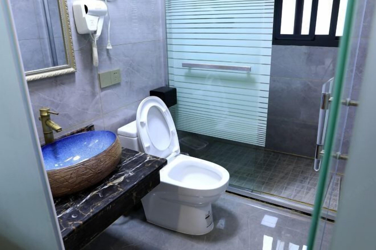 Bathroom 3, Fusheng Xianju Hostel, Lishui