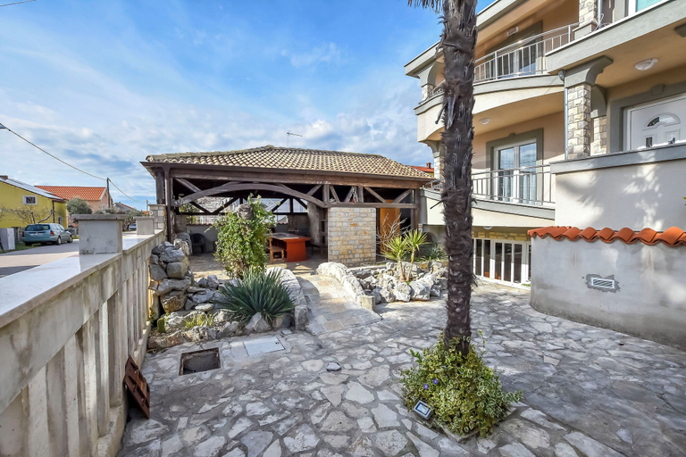 Exterior, House Levanat, Polača