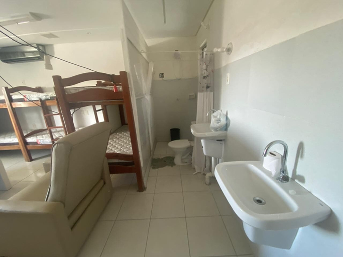 Bathroom 4, Hostel Suites, Recife
