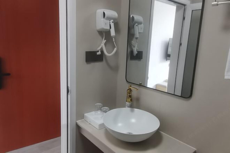 Bathroom 2, Junda Hotel, Huzhou