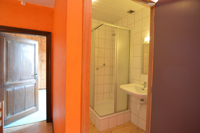Bathroom 3, Farm Stay With Sauna, Teuven, Limburg