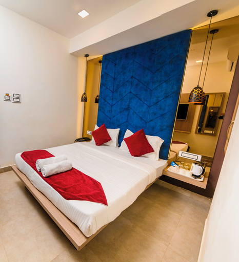 Room 4, Hotel Beachfront Couple &Family Friendly, North Goa