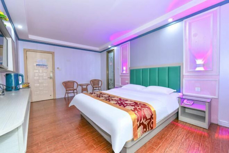 Bedroom 3, Chunhe Business Hotel, Liuzhou