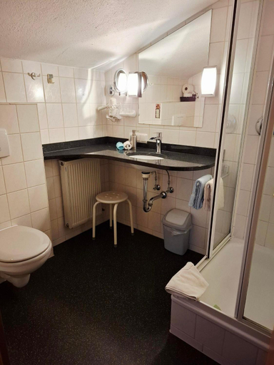 Bathroom 2, Pension Rennlehen Ferienwohnungen, Berchtesgadener Land