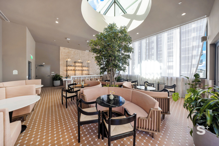 Dining 3, Luxury Studio in Miami - Rooftop Pool, Miami-Dade