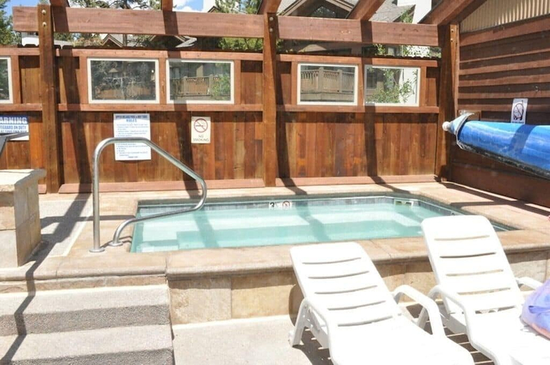 Pool 2, Trails End 110 1 Bedroom Condo, Summit