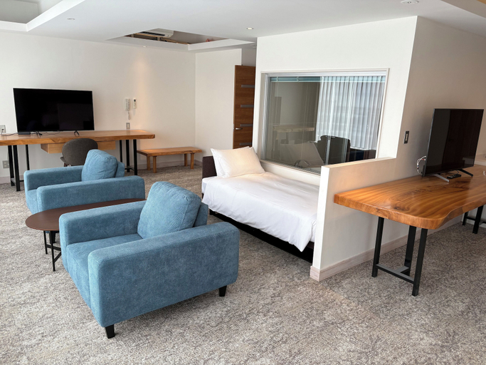 Room 5, Anse Yomitan Toya, Yomitan