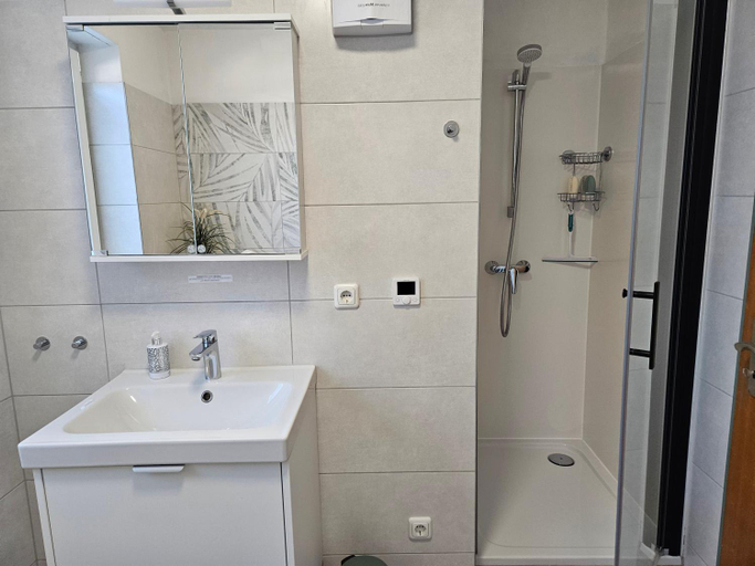 Bathroom 3, Haus am Kuhsee, Augsburg