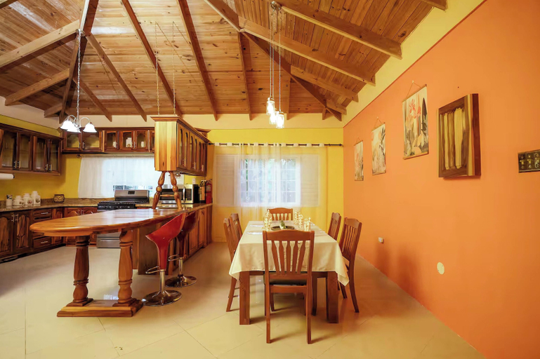 Dining 5, Paradise Oasis