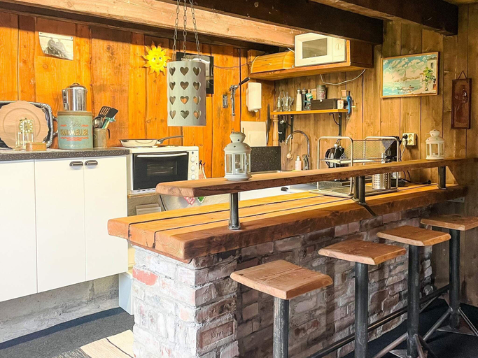 Food & Drinks 4, person holiday home in VAREKIL, Orust
