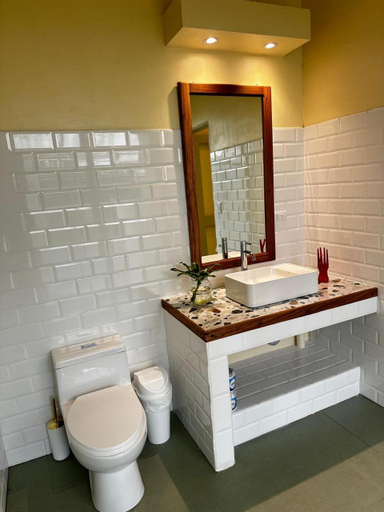Bathroom 3, Casa Modi, Talamanca