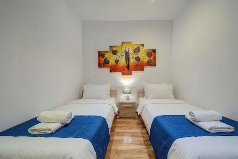 Interior 3, Spacious Private Apartment With Sunny Balcony