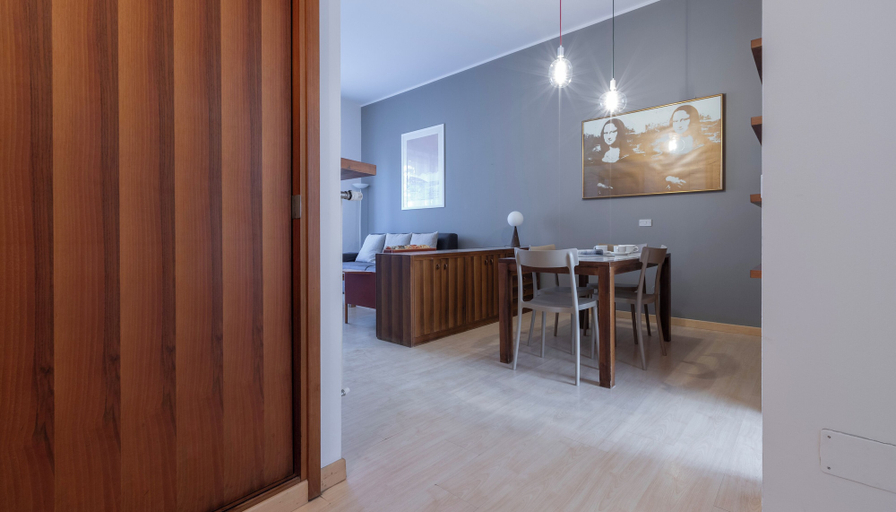 Others 5, Italianway - Eschilo 5, Milano