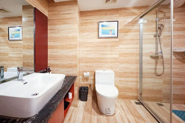 Bathroom 3, Pizhou Melvo Hotel, Xuzhou
