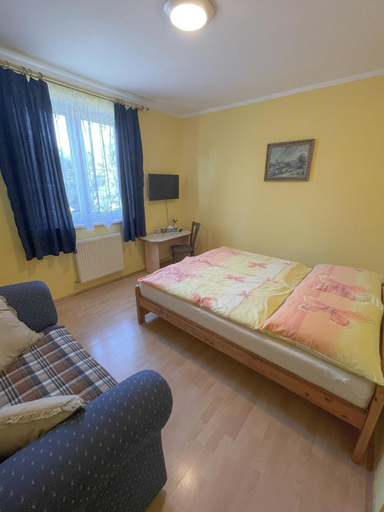 Bedroom 3, Penzion Kozabar, Cheb
