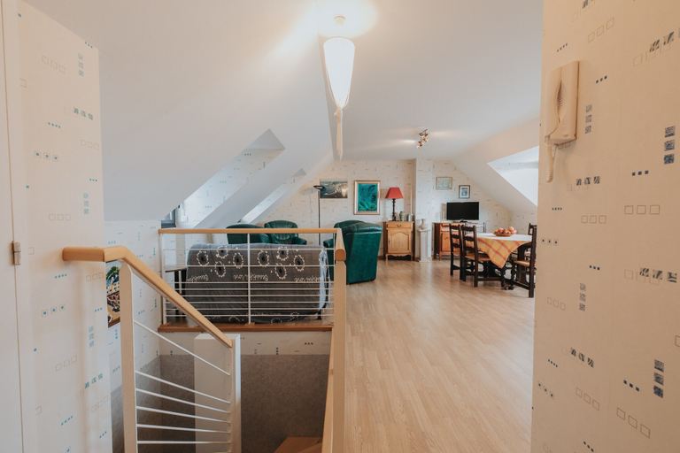 Living room 4, Duplex Apartment With Terrace and sea View, Finistère