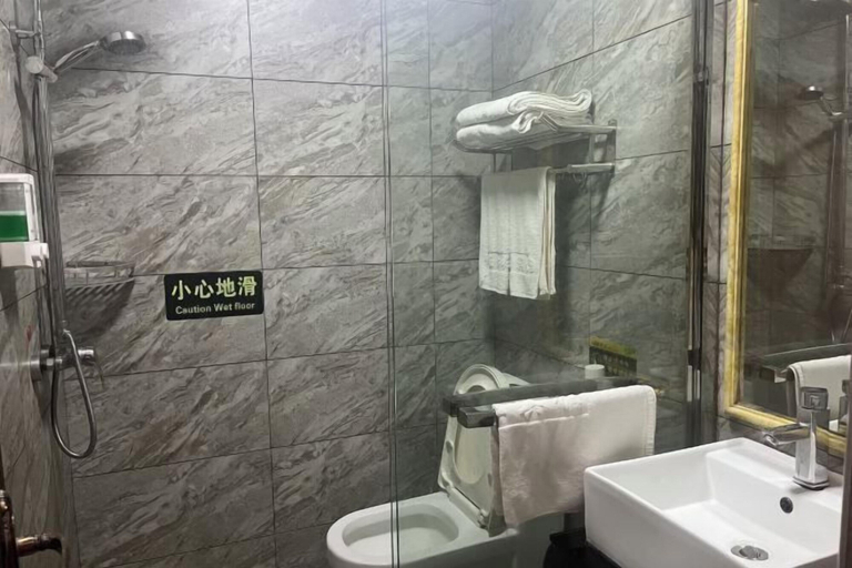 Bathroom 3, Jinggangshan Oriental Red Hotel, Ji'an