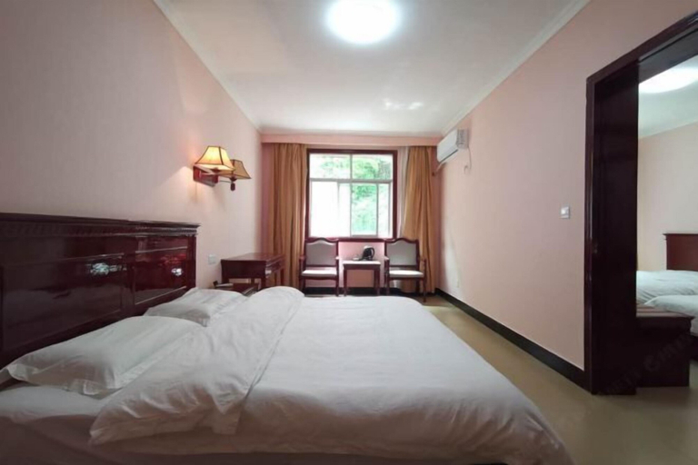 Bedroom 3, Jinsixia Guobin Grand Hotel (Ludumen), Shangluo